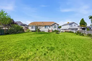 6373 Rogue River Ln, Salt Lake City, UT 84118 - Photo 6
