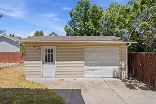 5656 W Sunkist Dr, Salt Lake City, UT 84118 - Photo 14