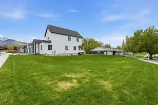 292 W 370 N, Smithfield, UT 84335 - Photo 40