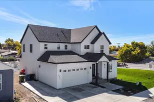 292 W 370 N, Smithfield, UT 84335 - Photo 2