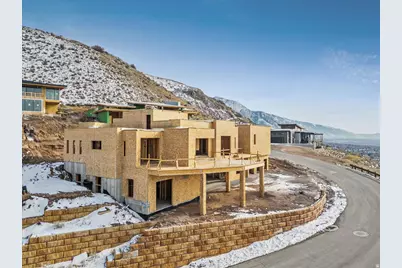 2379 S Cannon Dr, Salt Lake City, UT 84109 - Photo 10