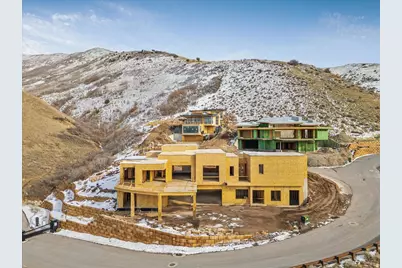 2379 S Cannon Dr, Salt Lake City, UT 84109 - Photo 8
