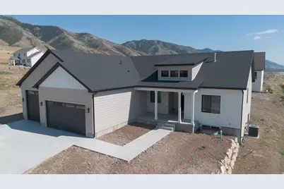 1112 E 50 N, Hyde Park, UT 84318 - Photo 1