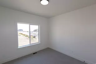 1112 E 50 N, Hyde Park, UT 84318 - Photo 30