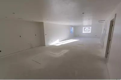 1112 E 50 N, Hyde Park, UT 84318 - Photo 8