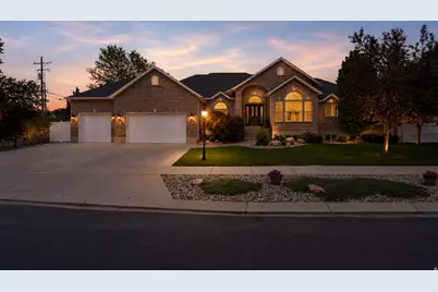 313 E Golden Pheasant Dr S, Draper, UT 84020 - Photo 2