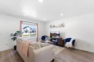 3715 W Cold Spring Dr, Lehi, UT 84048 - Photo 4