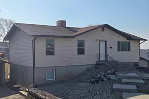 281 W 300 N, Kaysville, UT 84037 - Photo 2