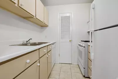 5328 S 570 E #I, Murray, UT 84107 - Photo 12