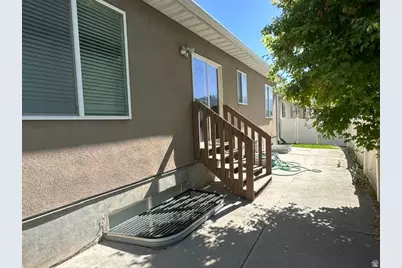 1563 W Turtle Dove Ln, West Jordan, UT 84088 - Photo 4
