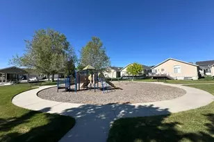 1563 W Turtle Dove Ln, West Jordan, UT 84088 - Photo 6