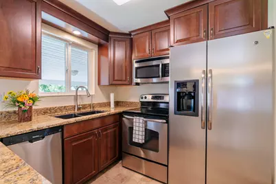 322 E Lane Cir, Sandy, UT 84070 - Photo 8