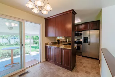 322 E Lane Cir, Sandy, UT 84070 - Photo 10