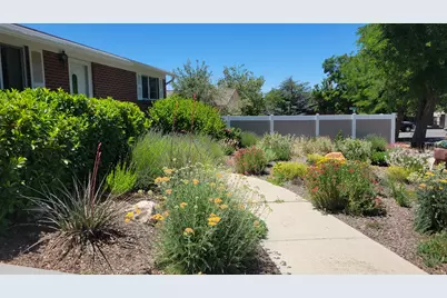 322 E Lane Cir, Sandy, UT 84070 - Photo 2