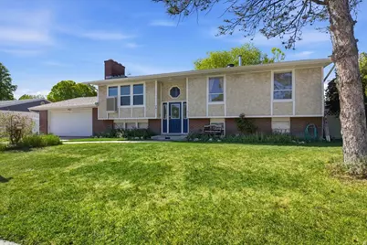 2811 W Lastrada Way S, Riverton, UT 84065 - Photo 2
