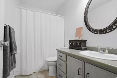 2811 W Lastrada Way S, Riverton, UT 84065 - Photo 14