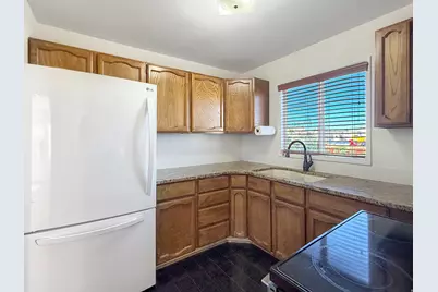 4579 S 250 E, Washington Terrace, UT 84405 - Photo 8