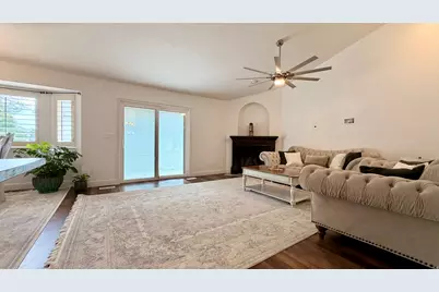 1528 E Buttercup Dr, Sandy, UT 84092 - Photo 14