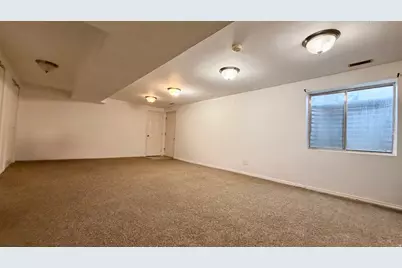 1528 E Buttercup Dr, Sandy, UT 84092 - Photo 30