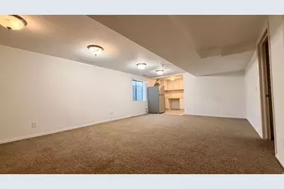 1528 E Buttercup Dr, Sandy, UT 84092 - Photo 32