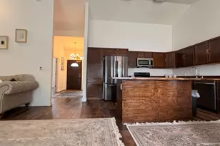 1528 E Buttercup Dr, Sandy, UT 84092 - Photo 12