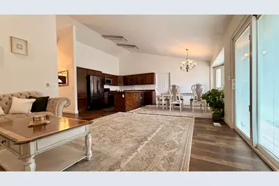 1528 E Buttercup Dr, Sandy, UT 84092 - Photo 10
