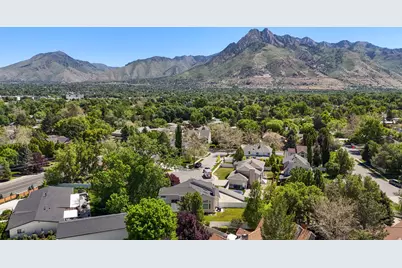 1576 E Bridlebrook Cir S, Salt Lake City, UT 84117 - Photo 40