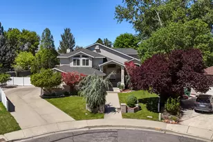 1576 E Bridlebrook Cir S, Salt Lake City, UT 84117 - Photo 4