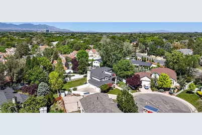 1576 E Bridlebrook Cir S, Salt Lake City, UT 84117 - Photo 38