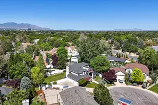 1576 E Bridlebrook Cir S, Salt Lake City, UT 84117 - Photo 38