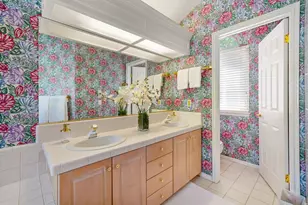 1576 E Bridlebrook Cir S, Salt Lake City, UT 84117 - Photo 20