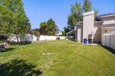 1576 E Bridlebrook Cir S, Salt Lake City, UT 84117 - Photo 36