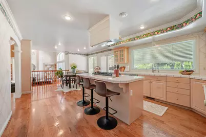 1576 E Bridlebrook Cir S, Salt Lake City, UT 84117 - Photo 12