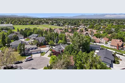 1576 E Bridlebrook Cir S, Salt Lake City, UT 84117 - Photo 42