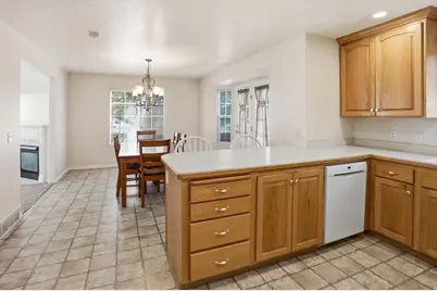 1990 S 424 E, Orem, UT 84058 - Photo 10