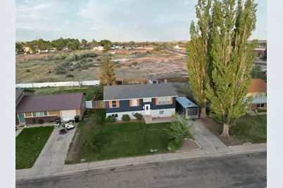 145 S Alta St, Roosevelt, UT 84066 - Photo 2