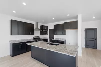 915 N Evelyn St W, Farmington, UT 84025 - Photo 14