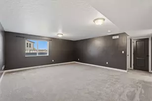 915 N Evelyn St W, Farmington, UT 84025 - Photo 32