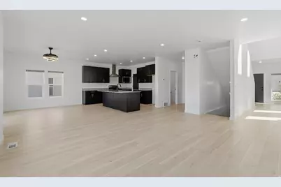 915 N Evelyn St W, Farmington, UT 84025 - Photo 8