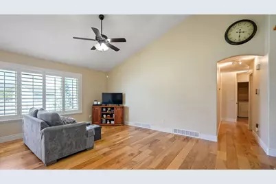 448 W McAllister Ln, Saratoga Springs, UT 84045 - Photo 10