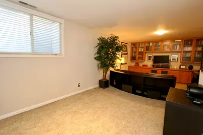 264 N Almond St W, Salt Lake City, UT 84103 - Photo 46