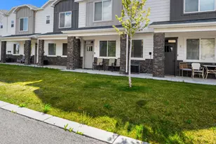 130 W Seasons Ln, Garden City, UT 84028 - Photo 2
