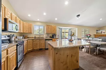 5609 S 4525 W, Hooper, UT 84315 - Photo 6