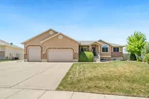 5609 S 4525 W, Hooper, UT 84315 - Photo 1