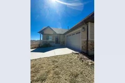 1612 E Shadow Dr, Eagle Mountain, UT 84005 - Photo 2