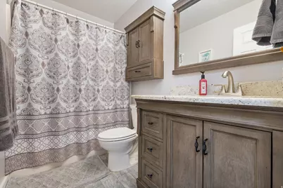 719 N 1725 W, Clinton, UT 84015 - Photo 10