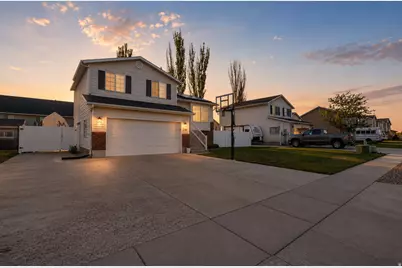 719 N 1725 W, Clinton, UT 84015 - Photo 2
