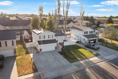 719 N 1725 W, Clinton, UT 84015 - Photo 4
