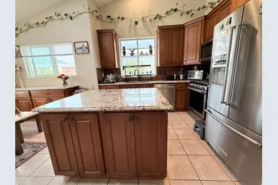681 E Abbottsford Ct S, Sandy, UT 84070 - Photo 8