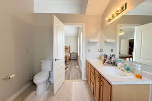 681 E Abbottsford Ct S, Sandy, UT 84070 - Photo 20